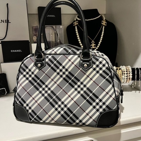 Burberry Handbags - Burberry black checks bag MOTHERS DAY SALE 5/7 - 5/10 only